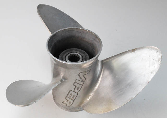 176623 Johnson Evinrude Viper 1968 & UP SST RH 13-7/8 x 17 Propeller 40-140 HP
