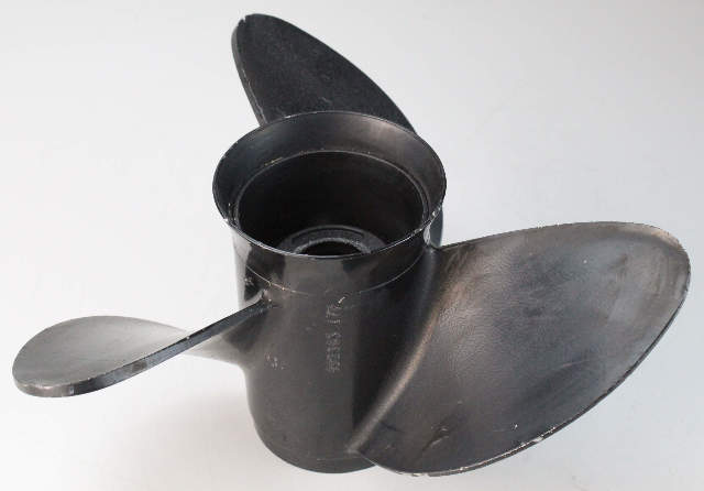 992303 Michigan Wheel Vortex XHS 1975-05 ALUM RH 11-3/4 X 17 Propeller 40-75 HP