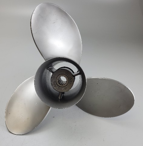 18278A41 Mercury Mirage 1977 & UP SST RH 15-1/2 X 17 Propeller 115-300 HP