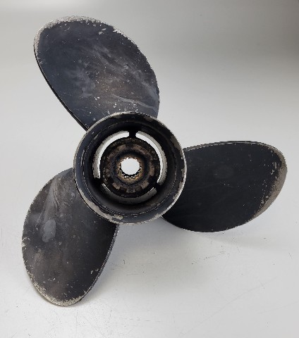 854360A45 Mercury Black Max 1961 & UP ALUM RH 13-1/4 x 16 Propeller 40-140 HP