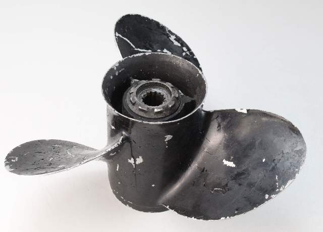 77344A4 Mercury ALUM RH 13-1/4 X 17 Propeller 40 50 60 65 70 75 80 85 90 100+HP
