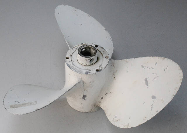381187 0381187 OMC Sterndrive 1967-1977 Aluminum 3 Blade RH 14 X 18 Propeller
