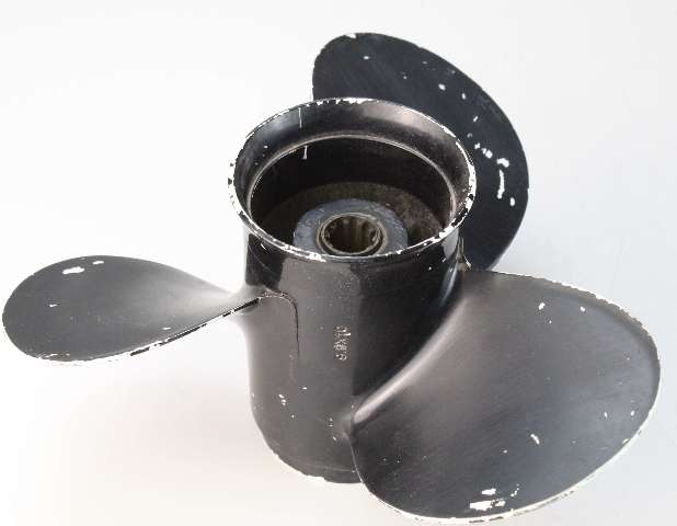 346-64102-5 Nissan Tohatsu 1985 & UP ALUM RH 9-9/10 X 10 Propeller 25 30 HP