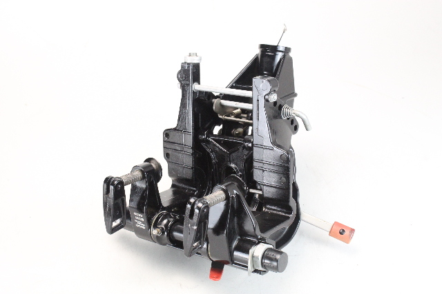879147T75 Mercury 2006-2008 Manual Tilt Swivel Bracket 15 20 HP 2 Cylinder 4S