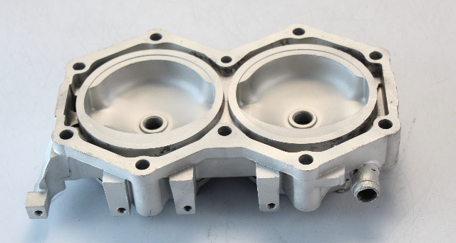 329538 318333 Johnson Evinrude 1984-97 PORT Cylinder Head & Cover 88 90 + HP V4