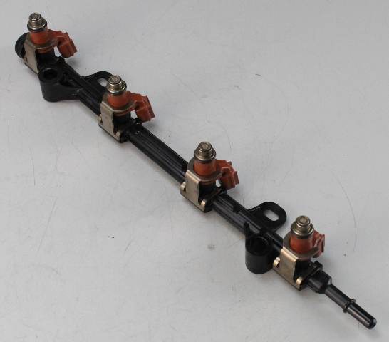 6FP-13761-00-00 Yamaha 2006 & UP Delivery Pipe & Injectors 75 90 HP 4-Stroke