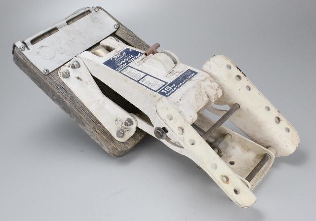 OMC Auxiliary Outboard Motor Bracket W/ Lift Assist