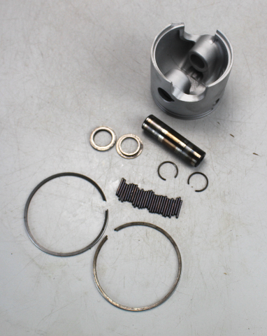 8667A3 C# 766-8667-1 Mercury 1976-90 PORT Piston 175 200 220 + HP REFURBISHED