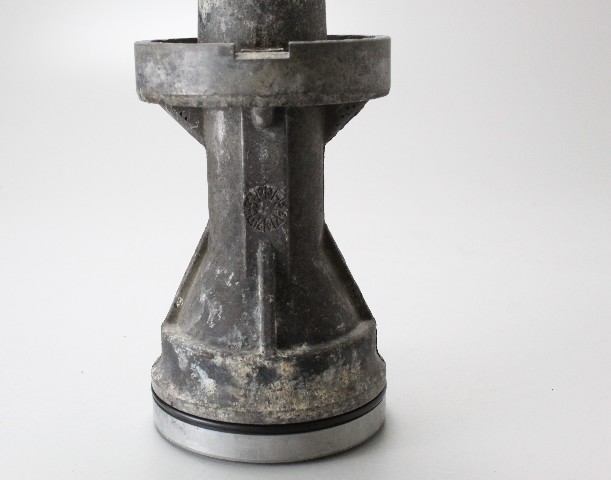 C- 339555 D 339555D Johnson Evinrude Bearing Carrier Assembly
