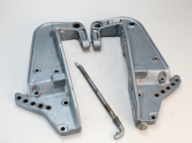 688-43112-12-EK 688-43111-12-EK Yamaha 1984-1987 Clamp Bracket Set 55 70 90 HP