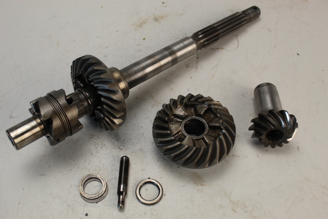 57300-94843 57621-94700 Suzuki 1985-1997 Gear Set With Propeller Shaft 55 65 HP
