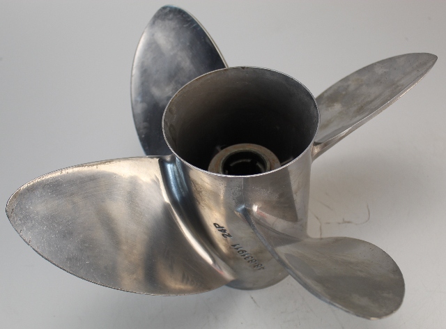 48-831911A45 Mercruiser 1990 & Up Bravo One LH 15 1/4 x 24 Propeller 8.1 8.2 L +
