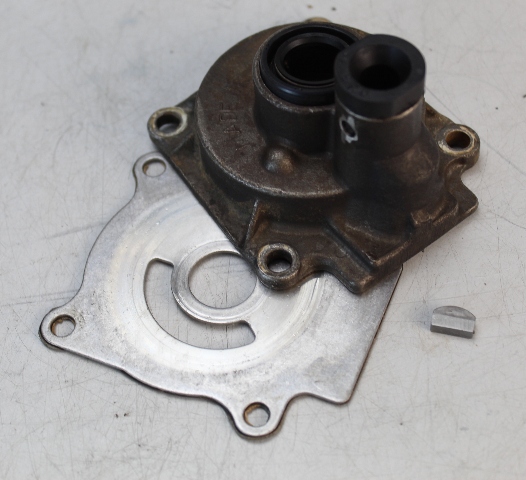 17410-95D11 Suzuki 1998-2009 Water Pump Cover & Base Plate DT 25 30 40 50 HP