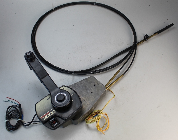 827270A42 Mercury 3000 Classic Remote Control Panel Mount With Harness & Cables