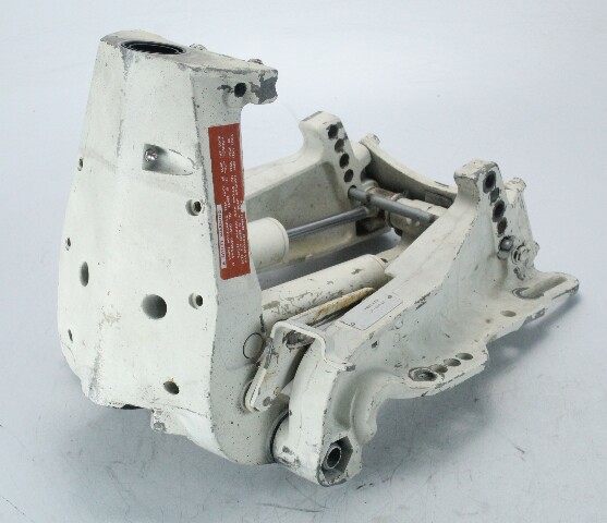 Johnson Evinrude 1975 1976 1977 Swivel Bracket 70 75 HP GOOD CONDITION