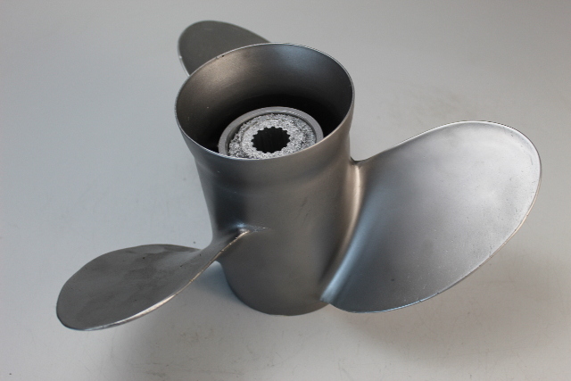 SSM-317-II-C Michigan Wheel Stainless Propeller 13-1/4 x 17 15 Spline