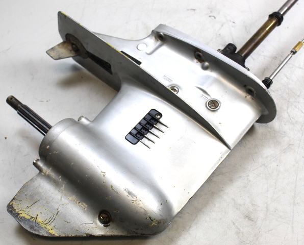 Suzuki 1985 Long 20" Lower Unit DT 40 DT40 HP 2 Cylinder