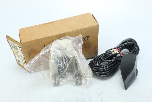 NEW IN BOX! Lowrance Transducer High Speed Plastic Transom Mount 2 Pin Connector