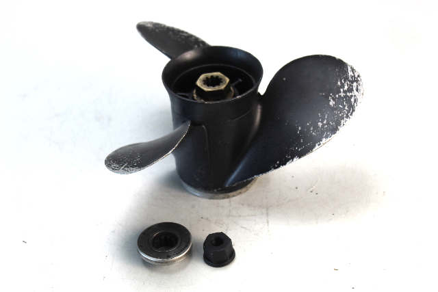 48-43586A40 Mercury 1980 & UP RH 10-3/8 x 13 Propeller 9.9-25 HP 6 MTH HUB WTY