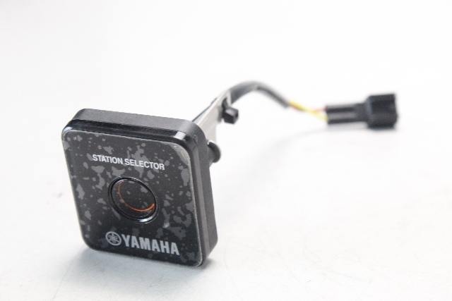 6X6-82570-B0-00 Yamaha Command Link Plus Station Selector Switch NEW OLD STOCK