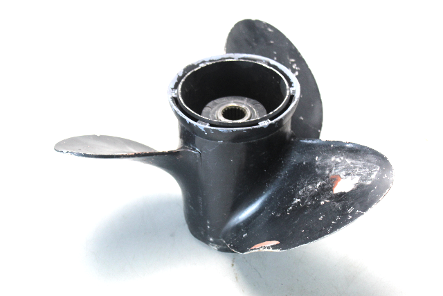 3850301 Volvo Penta RH 14-1/2 X 19 Propeller 3.0 4.3 + Liters 6 MTH HUB WTY