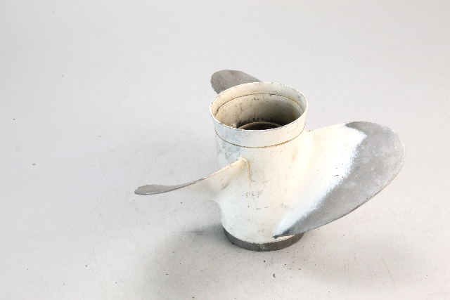 6H5-45958-00-00 Yamaha 1976 & UP 10-1/4 x 14 Propeller 25 30 + HP 6 MTH HUB WTY