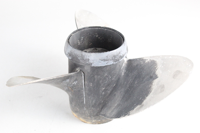 6 MTH HUB WTY 391199 Johnson Evinrude 1968 & UP RH 13 1/4 X 17 Propeller 40 + HP