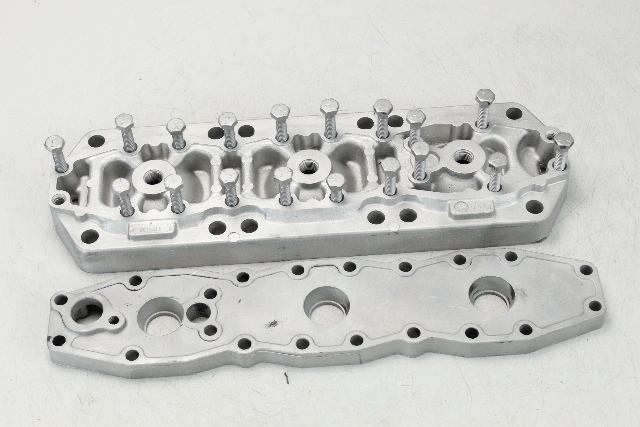 96423T C# 96531 Mercury 1978-1988 Cylinder Head Cover W/ Bolts 135 150 HP