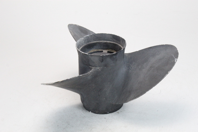 011003 Michigan Wheel 1968 & UP 13 1/4 x 17 Propeller 40-140 HP 6 MONTH HUB WTY