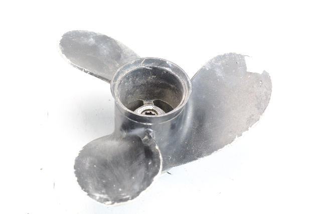 48-86962A4 Mercury 1963-1981 10 x 9 RH Propeller 3 Blade 20 HP 6 MTH HUB WTY