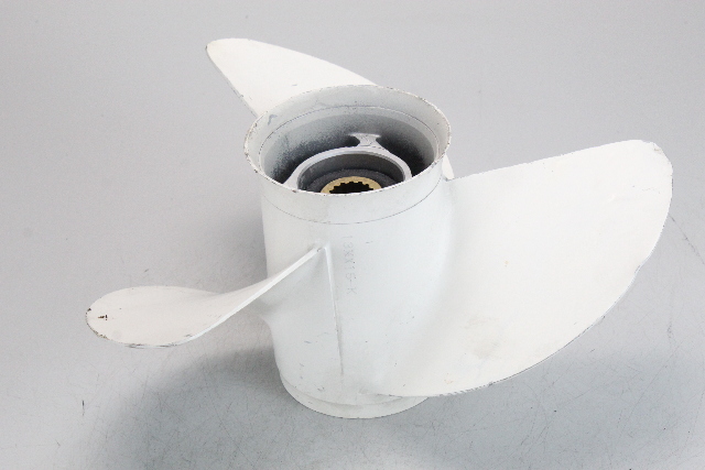 6E5-45947-00-00 Yamaha 1984 & UP RH 13-1/2 x 15 Propeller 50 + HP 6 MTH HUB WTY