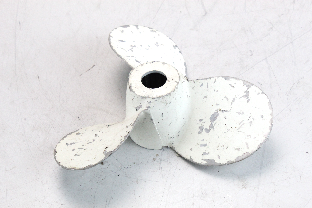 58111-93782-019 Suzuki 1980-1982 225 x 255 Propeller 25 28 HP OEM