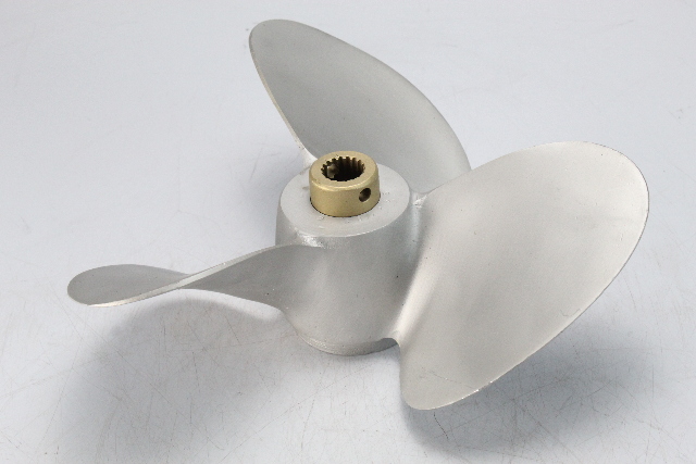 A383265 Force Chrysler 1970-1979 ALUM 18 Splines 13 x 19 Propeller 70-135 HP