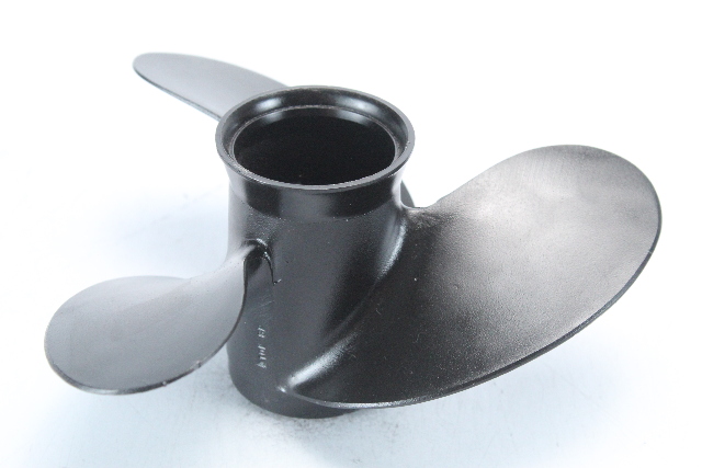 Mercury 1968 - 1984 8-1/2 X 8 RH Aluminum Propeller 3 Blade 8 Spline 7.5 9.8 HP
