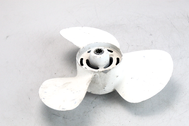 6G8-45947-00-00 Yamaha 1984 & UP 11-3/4 x 9-1/4 Propeller 8 + HP 6 MTH HUB WTY