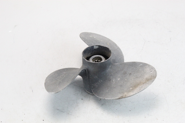 48-47670A1 Mercury 1968-1985 9 x 7 Propeller RH 3 Blade 4 4.5 + HP 6 MTH HUB WTY