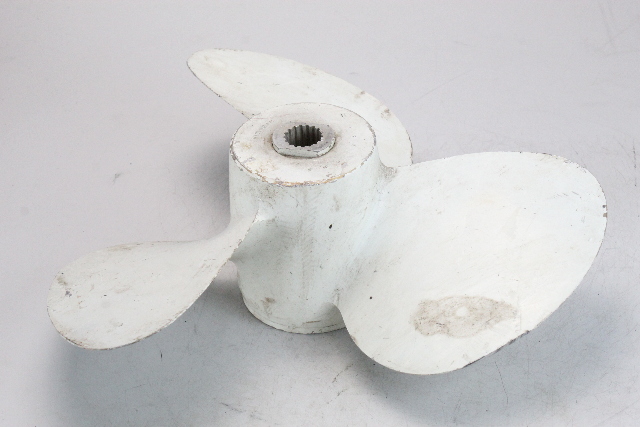 SMC-733 Volvo Penta MW Aquamatic 17 x 15 All Years Propeller 200 250 270  + HP