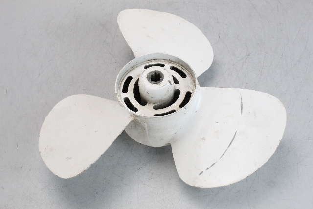 6G8-45947-00-00 Yamaha 1984 & Newer 11-3/4 x 9-1/4 Propeller 8+ HP 6 MTH HUB WTY