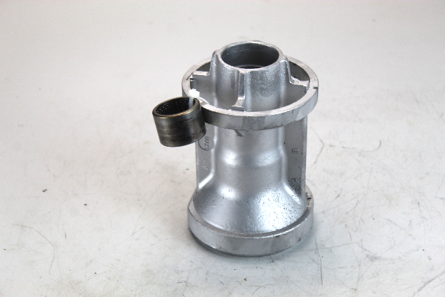 6J9-45332-00-CA 6J9-45332-00-94 Yamaha 1986-2008 Bearing Carrier 150-225 HP