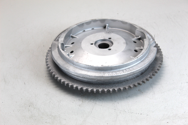 581671 Johnson Evinrude Flywheel Vintage 25 HP 74T CLEAN