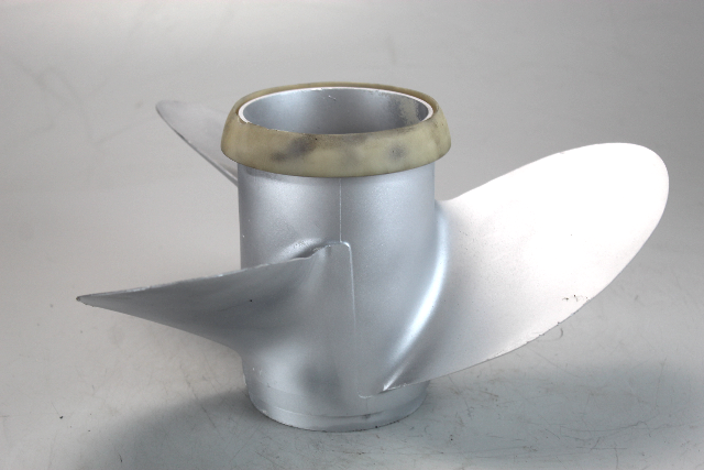 387159 Johnson Evinrude 1976&UP RH 15-1/2 x 15 Propeller 90-300 HP 6 MTH HUB WTY