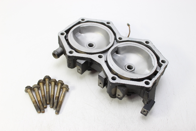 326505 Johnson Evinrude 1978 - 1997 Starboard Cylinder Head 85 90 100 115 140 HP