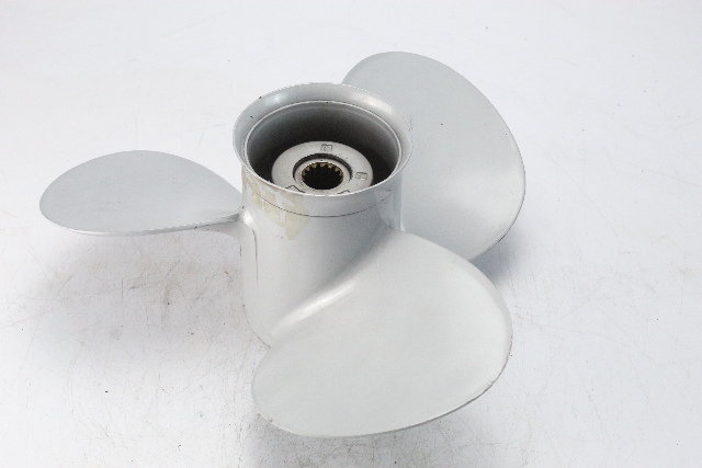 48-77340A33 Mercury 1977 & UP RH 14 x 13 Propeller 40-140 HP 6 MO HUB WARRANTY