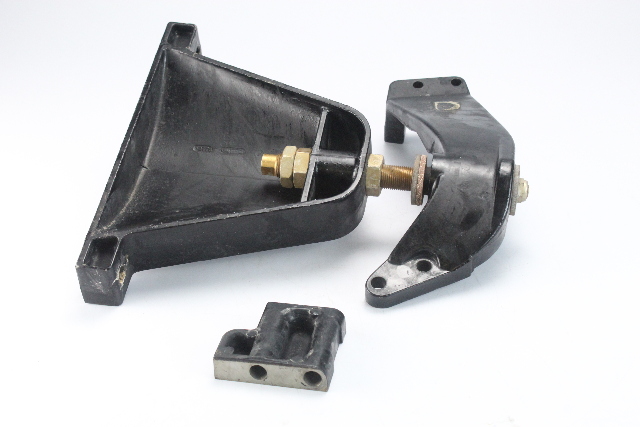 32778T Mercruiser 1975-89 Front Support Engine Mount Bracket & Spacer 120-165