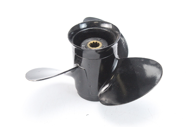 48-896896A40 Mercury 2006 & Newer 9-1/2 x 11 RH Propeller 25 35 HP NEW