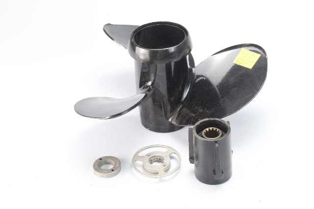 775713 Johnson Evinrude 1975-2005 RH 12-1/2 x 13 Propeller 40 45 50 + HP NEW