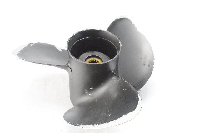 765182 Johnson Evinrude 1975-05 RH 13-1/2 x 15 Propeller 40 45 50 55 60 65 75 HP