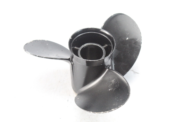 48-73136A40 73136A40 Mercury 1977 & UP ALUM RH 10-3/8 X 13 Propeller 25 30 + HP