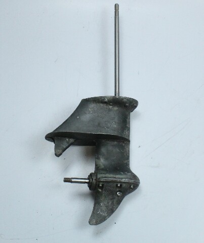 Vintage Blue Johnson Evinrude Lower Unit 1964-1973 9.5 HP 2 Stroke 10" Shaft