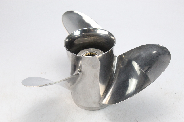 21315 Stiletto Advantage I 1968 & UP 13-1/4 X 15 Propeller 40 + HP 6 MO HUB WTY
